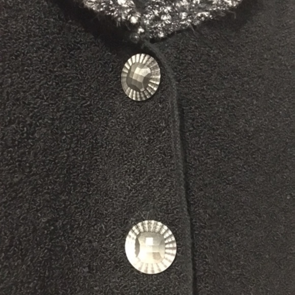 Stylish light coat/cardigan/sweater with faux shearling collar and details - Picture 3 of 7